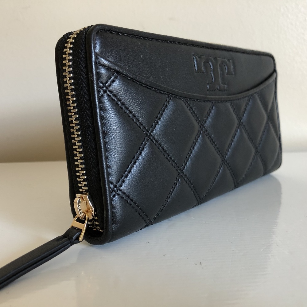 Tory Burch NWT SAVANNAH ZIP CONTINENTAL WALLET